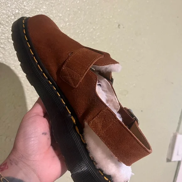 Dr. Martens Dark Sole Footwear - Picture 5 of 9